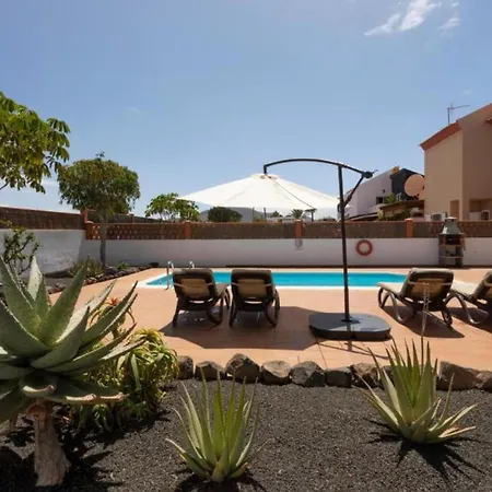 Estupenda Con Piscina Privada,vista A Oceano * Corralejo