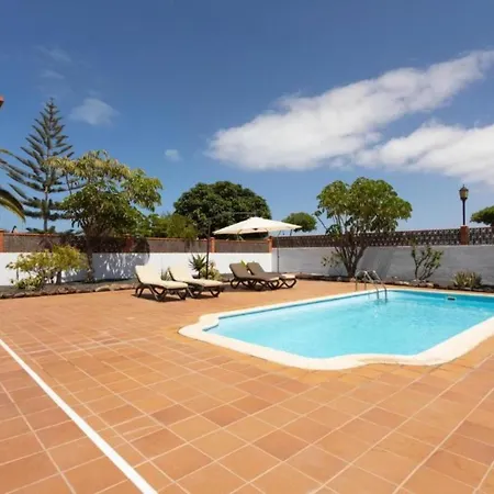 Vila Estupenda Con Piscina Privada,vista A Oceano