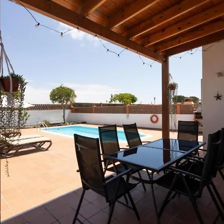 Vila Estupenda Con Piscina Privada,vista A Oceano